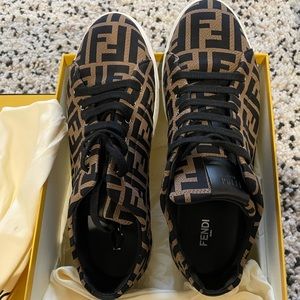 MEN'S FENDI FF LOGO LOW TOP PRINTED SNEAKERS LACE-UP SIZE 9 US Size 10